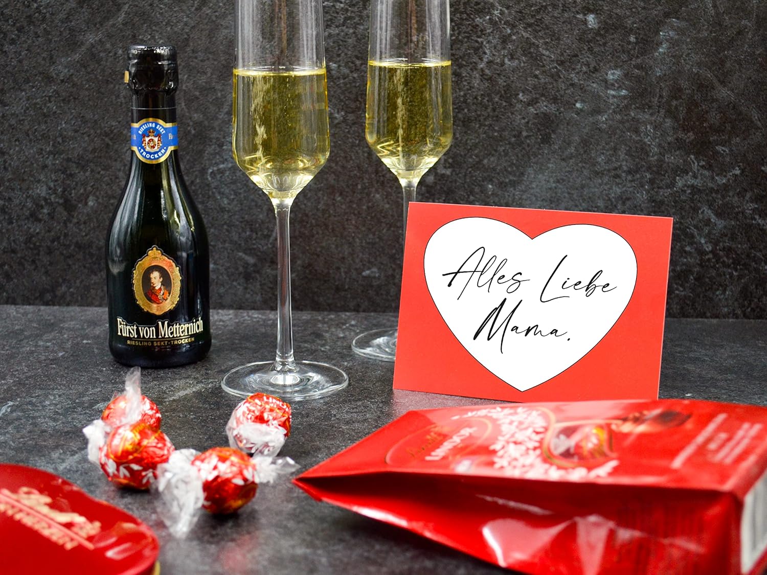 Geschenkset zum Muttertag | Geschenk Box mit Lindt Pralinen, Schokolade, Sekt & Grußkarte – Bild 3
